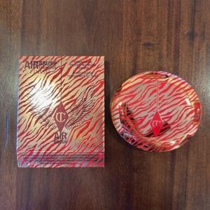 Charlotte Tilbury Air Brush Flawless Finish Pressed Powder LE Compact